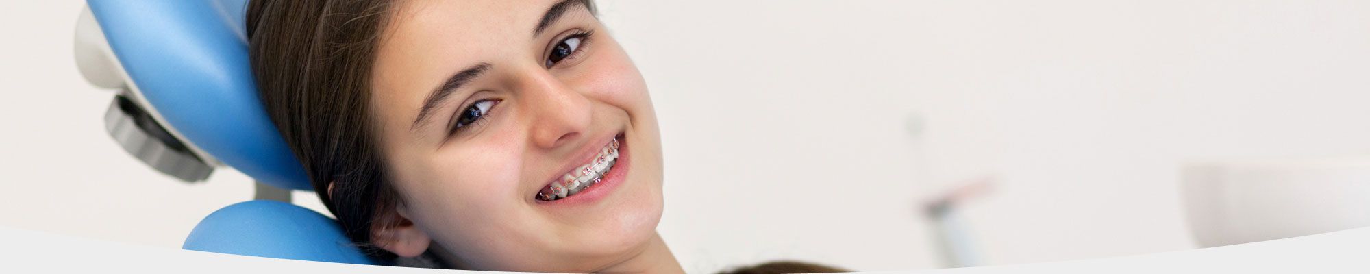 Young girl at the dentist